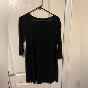 Medium thin 3/4 sleeve short black dress.